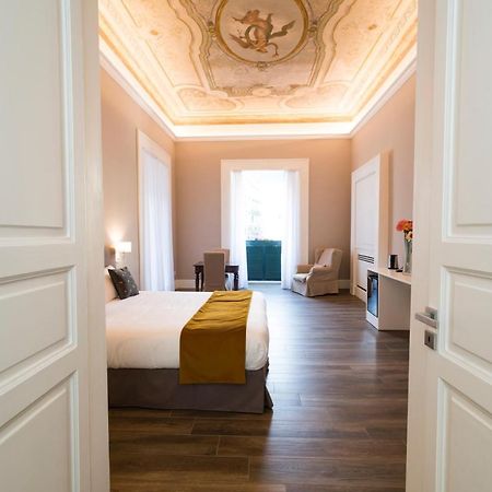 Foro Carolino S&B Bed & Breakfast Napoli Bagian luar foto