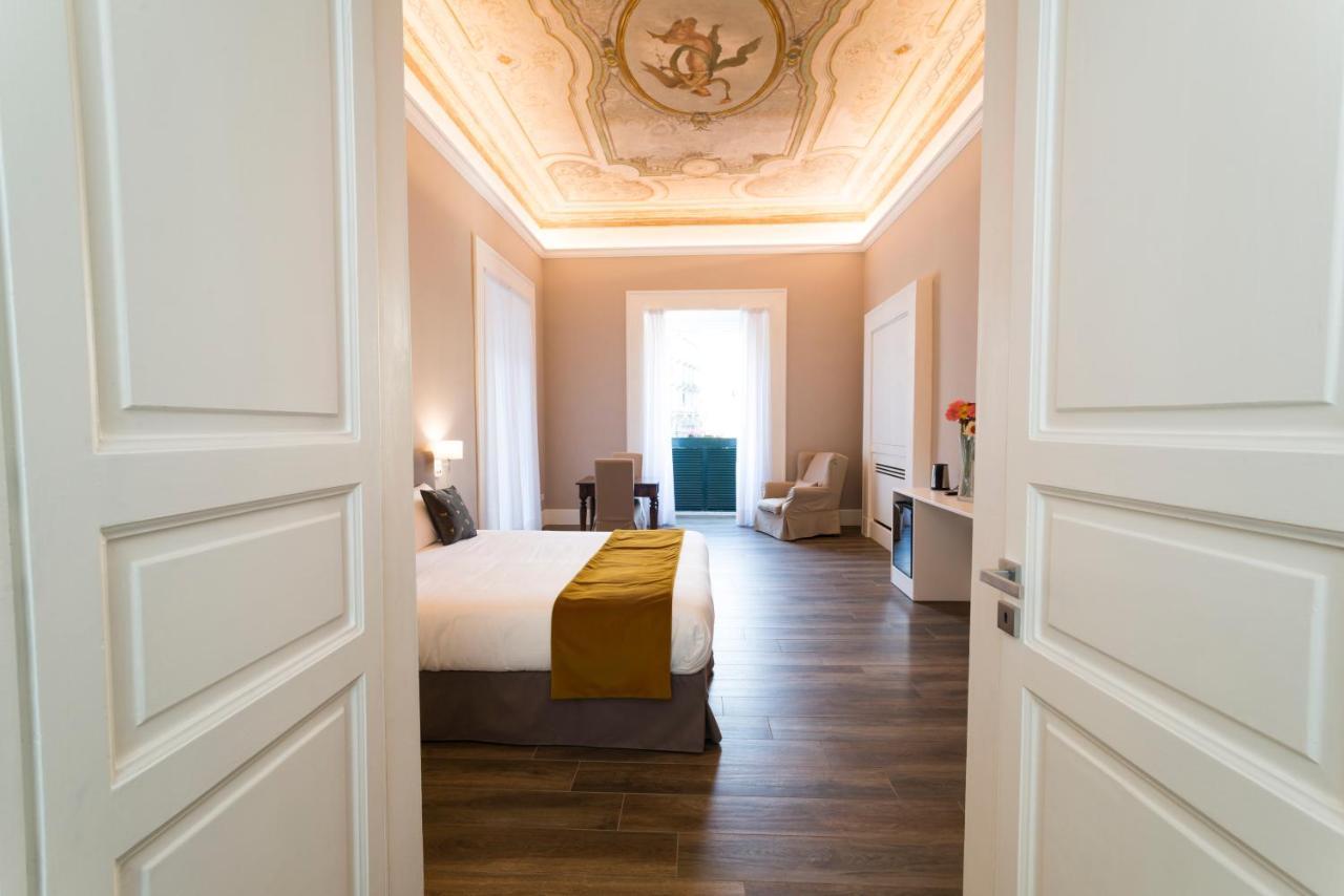 Foro Carolino S&B Bed & Breakfast Napoli Bagian luar foto