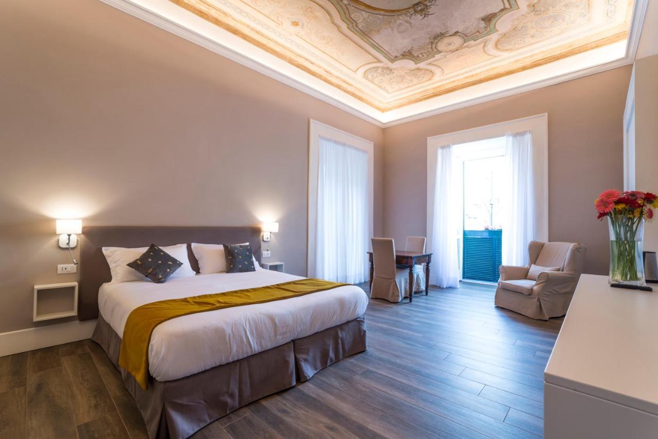 Foro Carolino S&B Bed & Breakfast Napoli Bagian luar foto