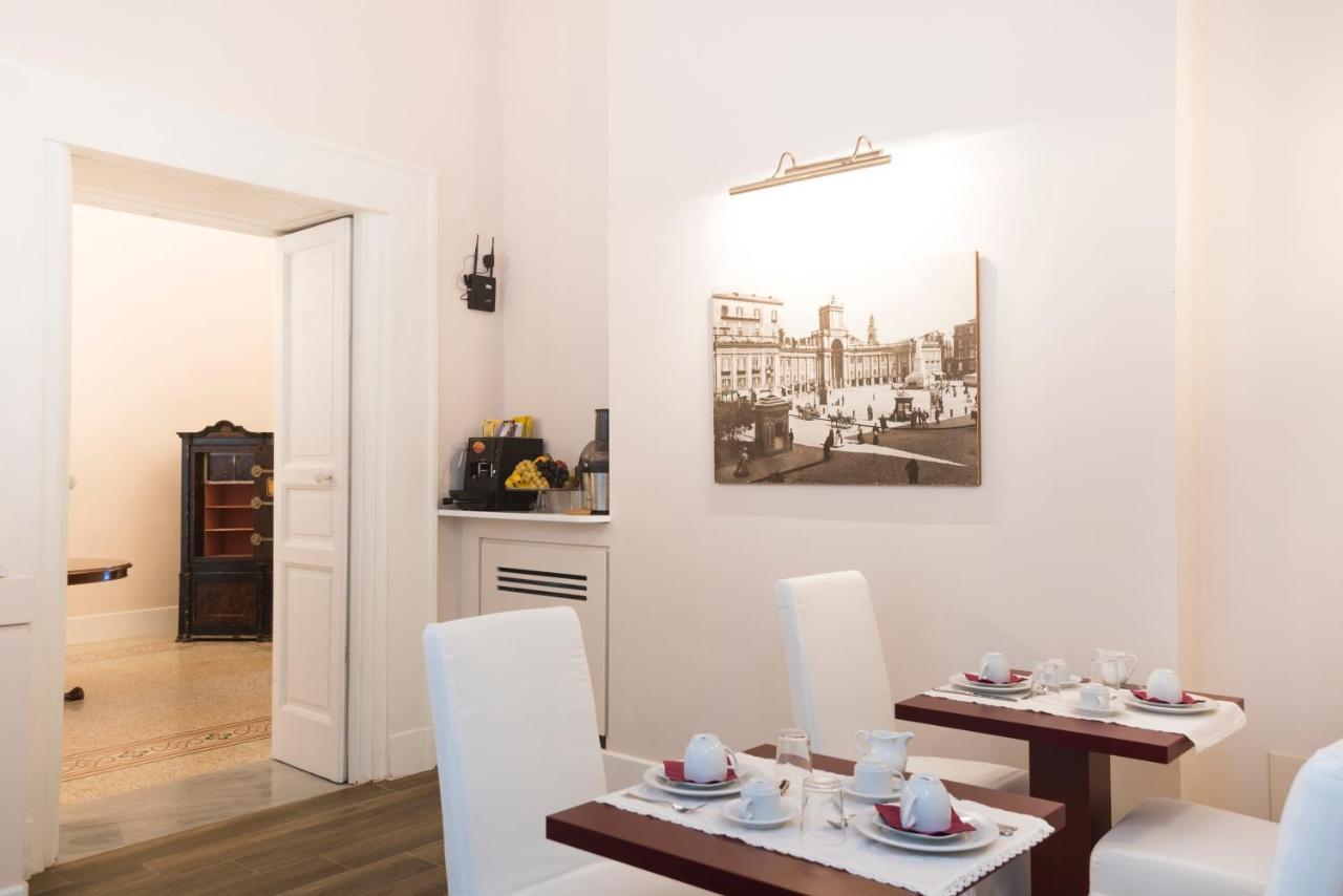 Foro Carolino S&B Bed & Breakfast Napoli Bagian luar foto